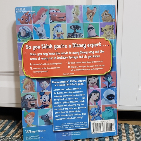 🦋Disney Junior Encyclopedia of Animated Characters Book🦋 - Picture 2 of 5
